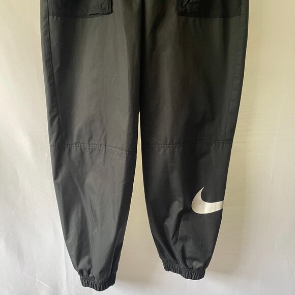 Nike Women’s Lightweight Athletic Track Pants Medium Black Parachute Pants - Picture 2 of 9